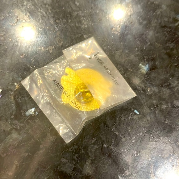 Johnny Rockets pin - Picture 2 of 2